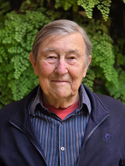 Emeritus Professor Gil Barbezat